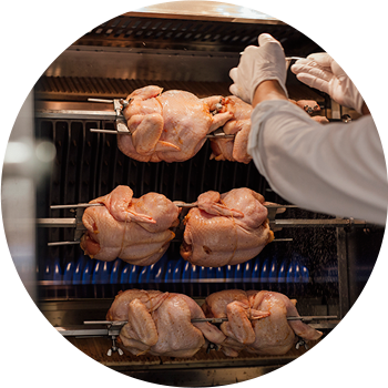 国産の丸鶏「ひな丸」を使用。